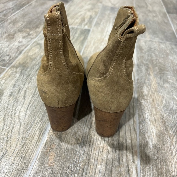 J. Crew Aggie Tan Nubuck Suede Leather Block Heel Ankle Boots Booties Sz 8.5 - Picture 3 of 10